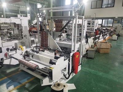 Máquina para fabricação de bolsas laminadas multi-funcionais, 600C+CS